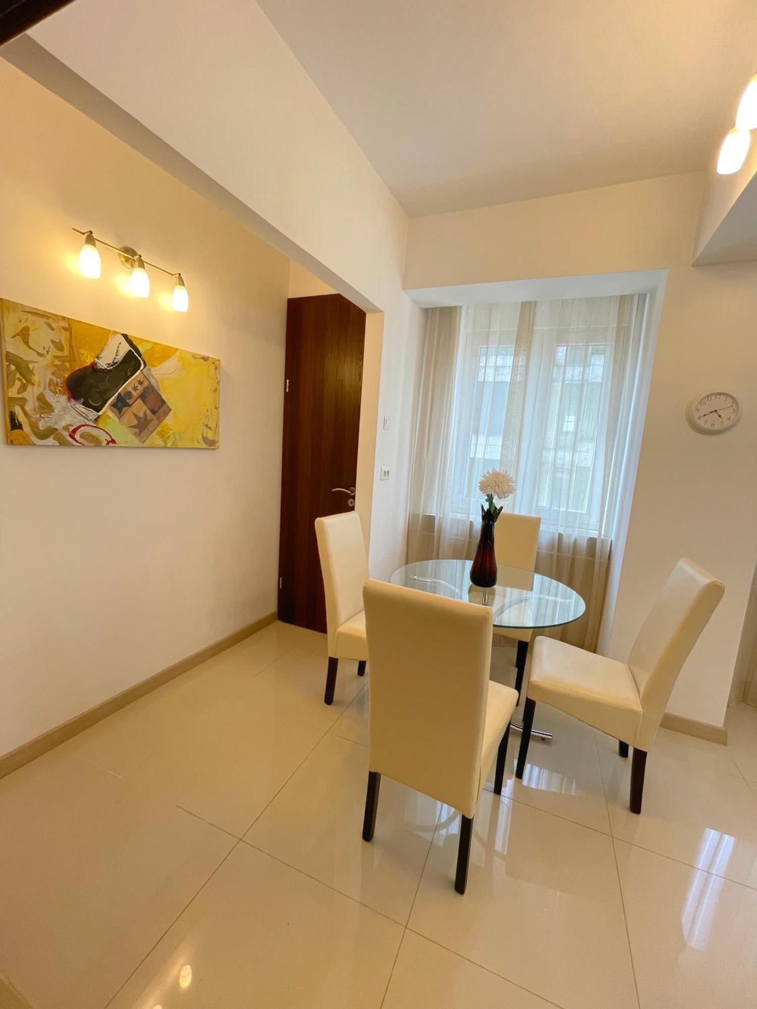 Relax Old Town Apartment Oradea Exterior photo